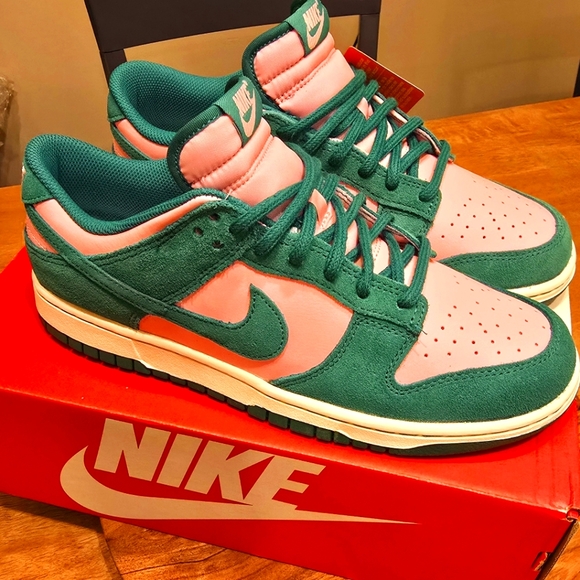 NIKE DUNK LOW RETRO SE - Picture 2 of 7